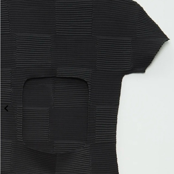 Issey Miyake Black Checkered Pleats Top, size 2 (Small equivalent) - Picture 3 of 9